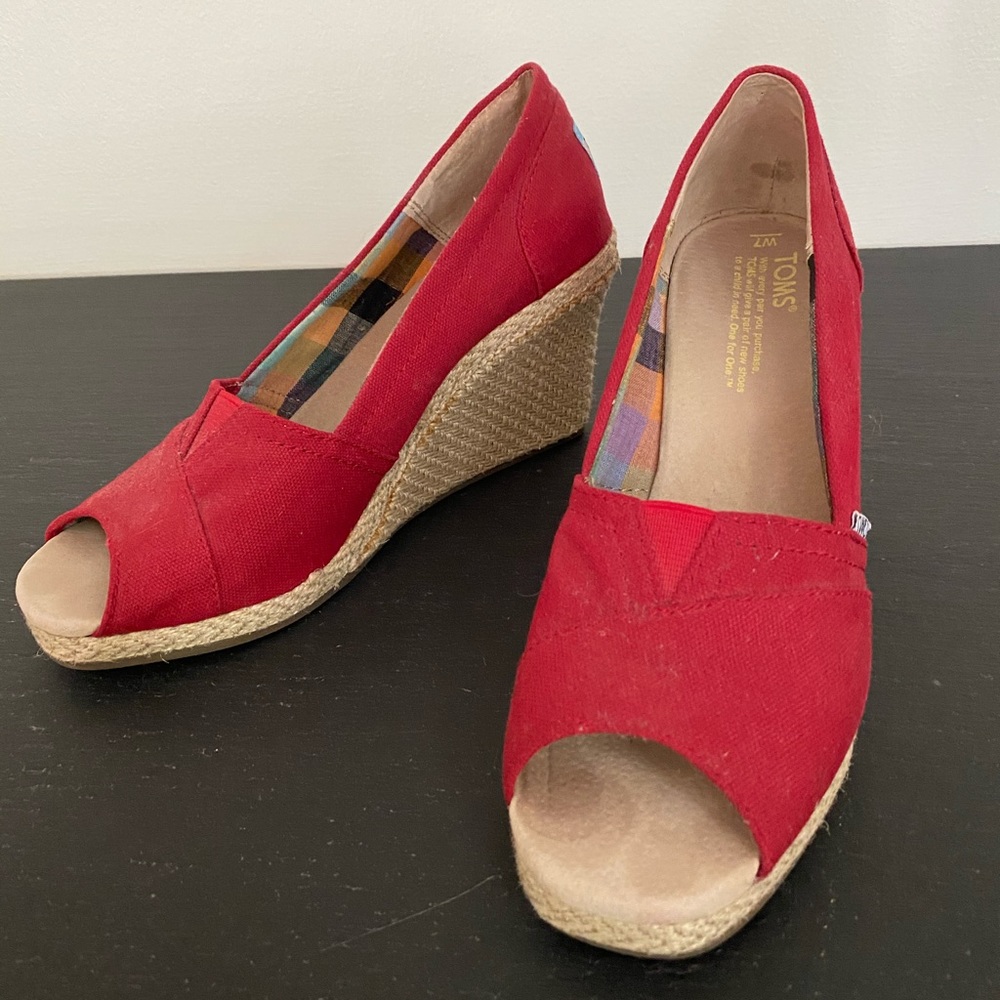 Toms Classic Red Wedge Sandals, size 7
